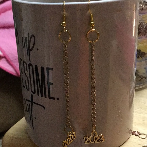 fish hook earwire earrings  2023 on gold metal chain   E200 - Picture 3 of 5